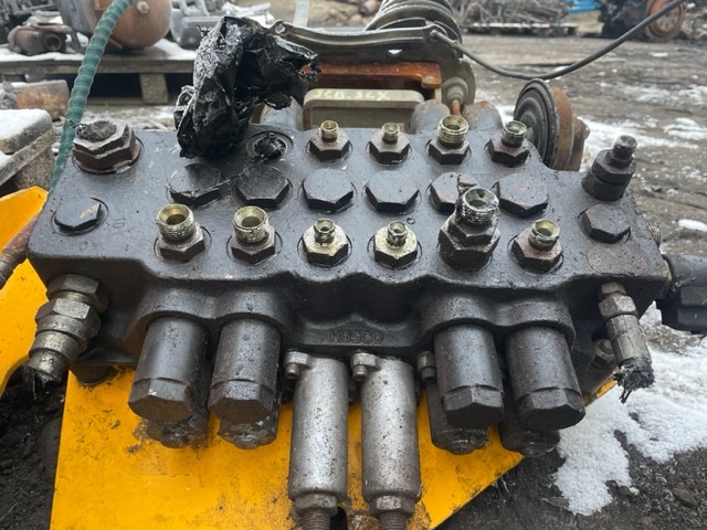 Jcb 3cx rozdzielacz hydrauliczny tylni - Гидравлический клапан для Сельскохозяйственной техники: фото 4 Jcb 3cx rozdzielacz hydrauliczny tylni - Гидравлический клапан для Сельскохозяйственной техники: фото 4