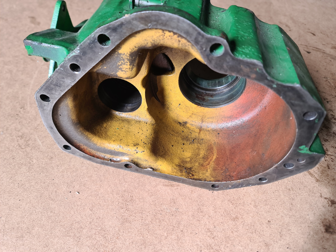 John Deere 4055 4255 4455 Osłona Spręgła R111121 R114285 RE19177 R81153 - Сцепление и запчасти для Сельскохозяйственной техники: фото 4 John Deere 4055 4255 4455 Osłona Spręgła R111121 R114285 RE19177 R81153 - Сцепление и запчасти для Сельскохозяйственной техники: фото 4