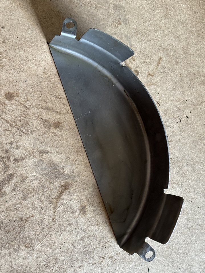 John Deere 6010, 6110, 6210 6910 Osłona tarczy zębatej R121248 - Кузов и экстерьер для Сельскохозяйственной техники: фото 2 John Deere 6010, 6110, 6210 6910 Osłona tarczy zębatej R121248 - Кузов и экстерьер для Сельскохозяйственной техники: фото 2