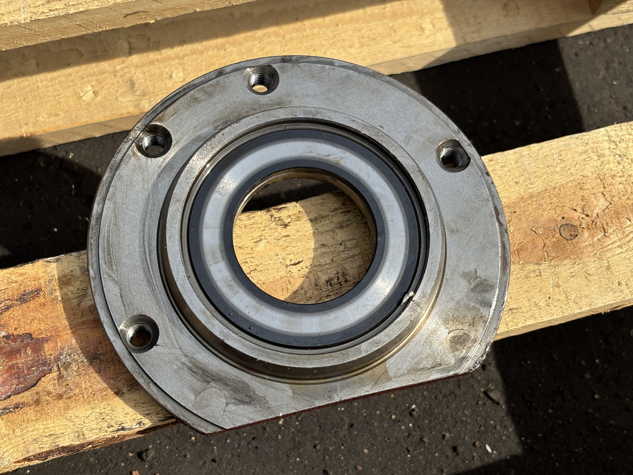 John Deere 6630 Obudowa Łożyska L113426 L215099 - Запчасти ходовой части для Сельскохозяйственной техники: фото 3 John Deere 6630 Obudowa Łożyska L113426 L215099 - Запчасти ходовой части для Сельскохозяйственной техники: фото 3