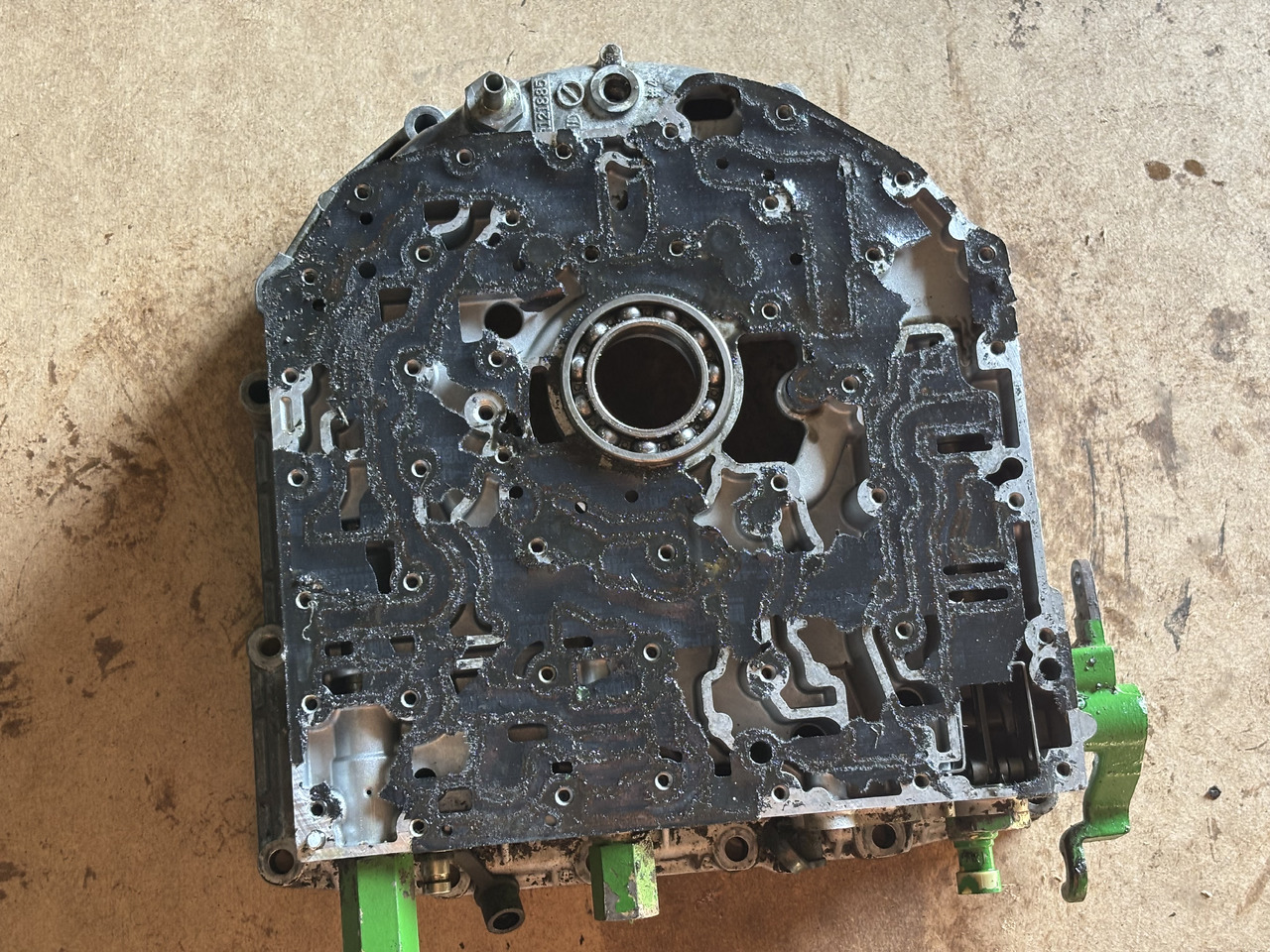 John Deere 6810, 6910 Obudowa Skrzyni Osłona Ramię R121885 R119441 - Кузов и экстерьер для Тракторов: фото 3 John Deere 6810, 6910 Obudowa Skrzyni Osłona Ramię R121885 R119441 - Кузов и экстерьер для Тракторов: фото 3