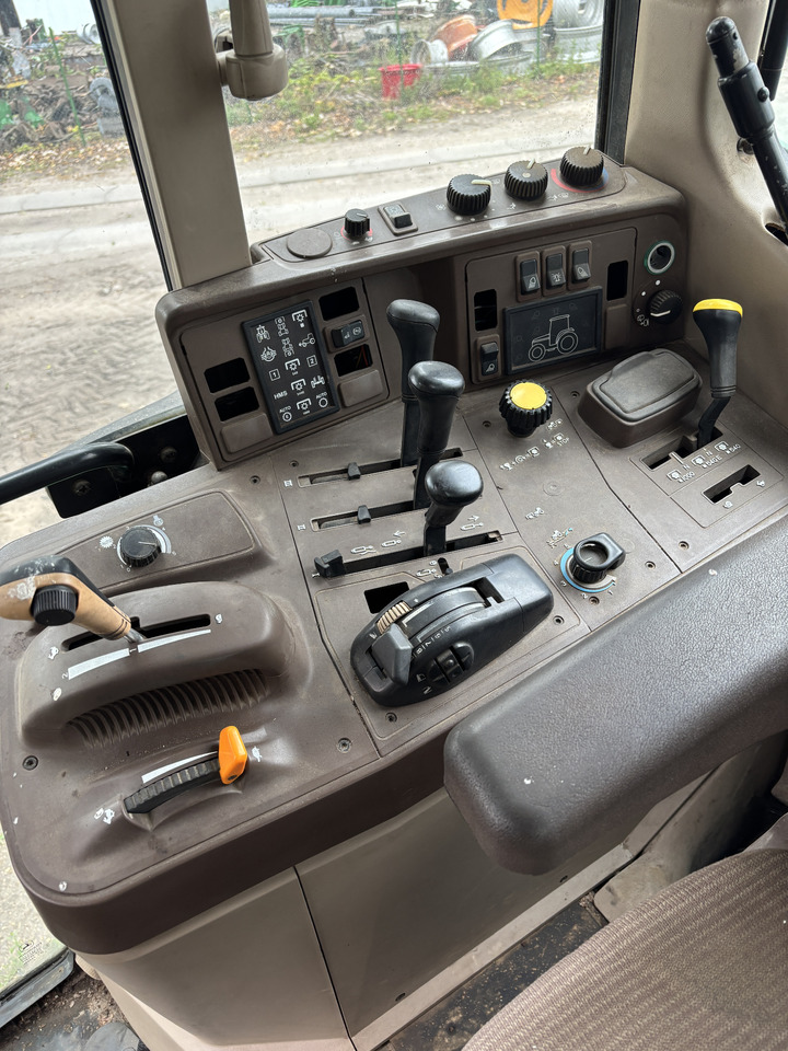 John Deere 6820 6920 - kabina plastiki licznik przełączniki - Кабина и интерьер: фото 1 John Deere 6820 6920 - kabina plastiki licznik przełączniki - Кабина и интерьер: фото 1