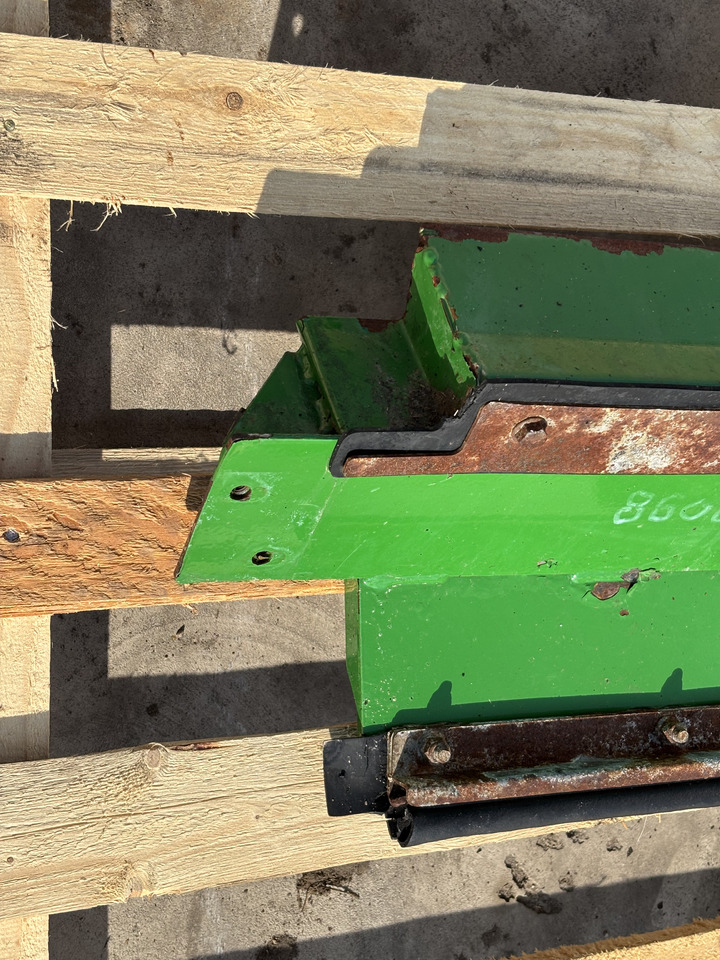 John Deere 8600 Kaptur Osłona Maska AXE46452 - Капот для Сельскохозяйственной техники: фото 2 John Deere 8600 Kaptur Osłona Maska AXE46452 - Капот для Сельскохозяйственной техники: фото 2