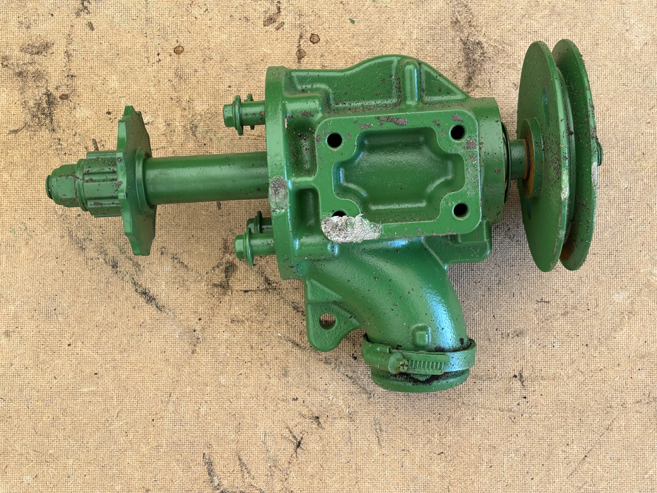 John Deere 8600 Obudowa Łożyska Wał HXE21982 HXE17173 - Запчасти ходовой части для Сельскохозяйственной техники: фото 2 John Deere 8600 Obudowa Łożyska Wał HXE21982 HXE17173 - Запчасти ходовой части для Сельскохозяйственной техники: фото 2