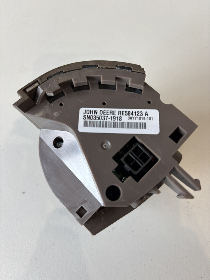 John Deere seria 6000 7000 8000 R - pokrętło sterowanie zaczepem tylnym RE584123 - Кабина и интерьер для Сельскохозяйственной техники: фото 1 John Deere seria 6000 7000 8000 R - pokrętło sterowanie zaczepem tylnym RE584123 - Кабина и интерьер для Сельскохозяйственной техники: фото 1