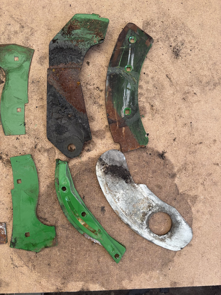 Johne Deere 8600 Obudowa Osłona Blacha Mocowanie - Кузов и экстерьер для Сельскохозяйственной техники: фото 4 Johne Deere 8600 Obudowa Osłona Blacha Mocowanie - Кузов и экстерьер для Сельскохозяйственной техники: фото 4