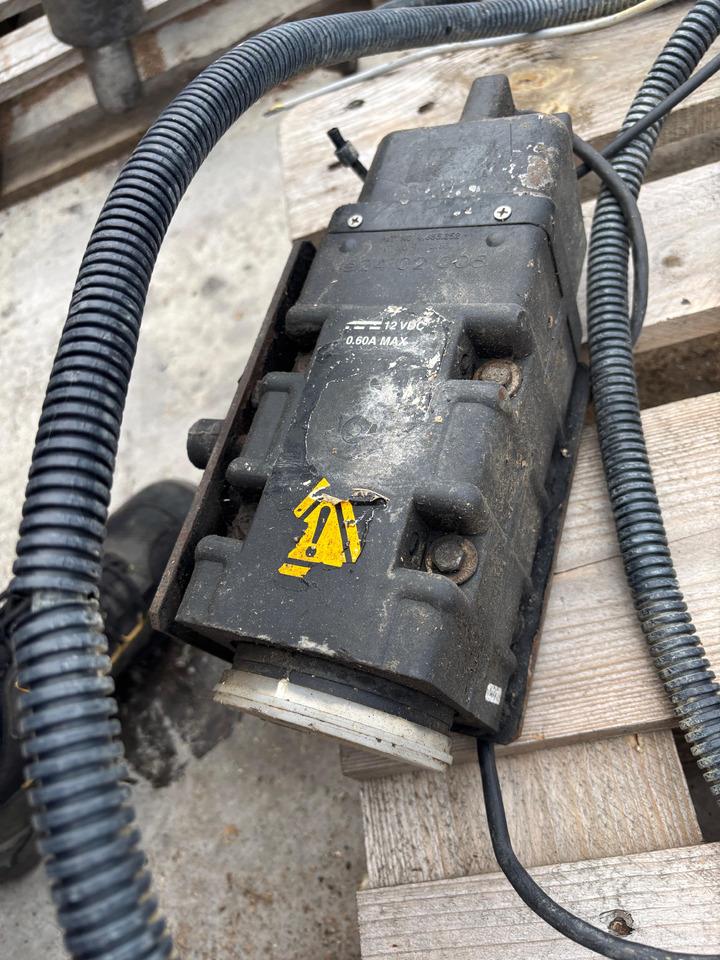 Massey Ferguson, Landini, Claas Radar Sensor Czujnik Prędkości Miernik Areału 3714290M2 - Сенсор для Сельскохозяйственной техники: фото 2 Massey Ferguson, Landini, Claas Radar Sensor Czujnik Prędkości Miernik Areału 3714290M2 - Сенсор для Сельскохозяйственной техники: фото 2