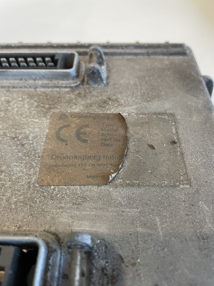 Massey Fergusson Fendt - jednostka centralna komputer sterownik 28782471 - Блок управления для Сельскохозяйственной техники: фото 3 Massey Fergusson Fendt - jednostka centralna komputer sterownik 28782471 - Блок управления для Сельскохозяйственной техники: фото 3