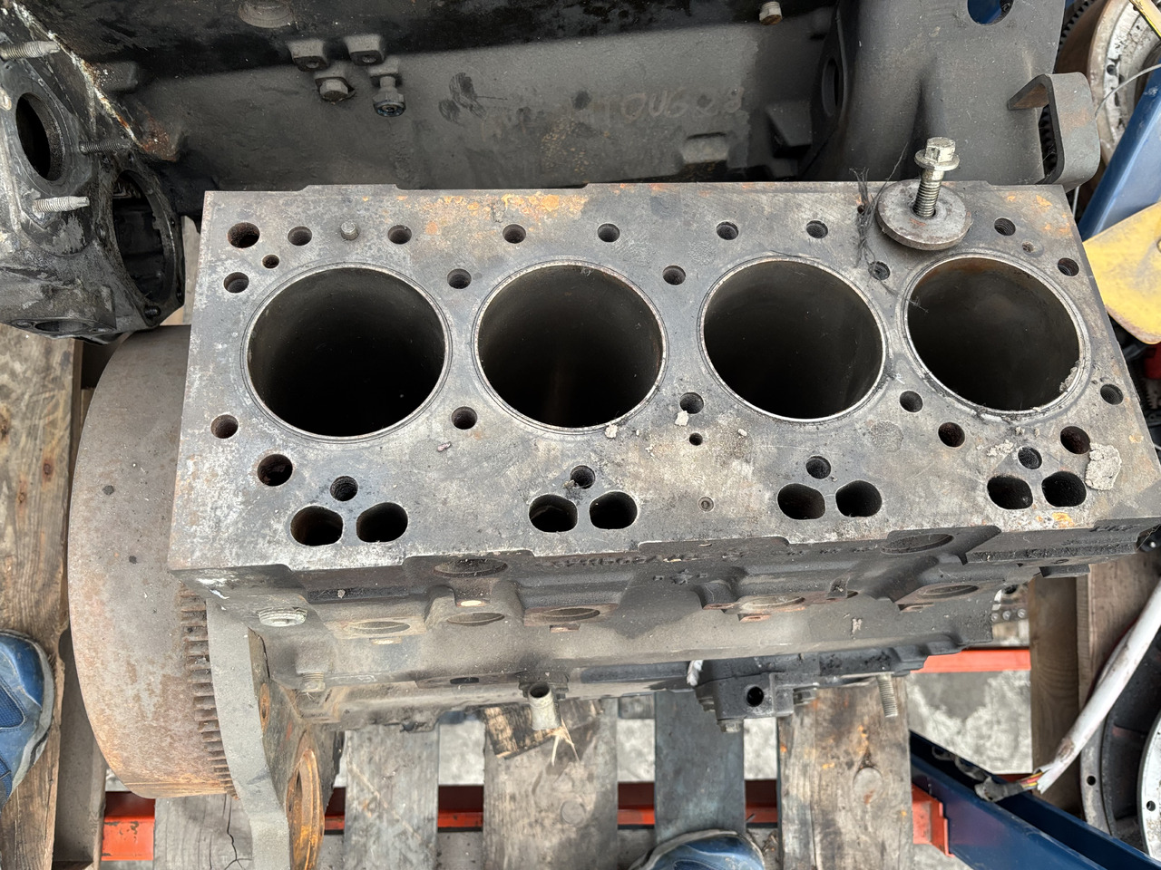 Perkins 1004 1004-40T Silnik Blok Silnika Koło Zamachowe Wał CZĘŚCI 3711DO2A/8 - Маховик для Сельскохозяйственной техники: фото 1 Perkins 1004 1004-40T Silnik Blok Silnika Koło Zamachowe Wał CZĘŚCI 3711DO2A/8 - Маховик для Сельскохозяйственной техники: фото 1