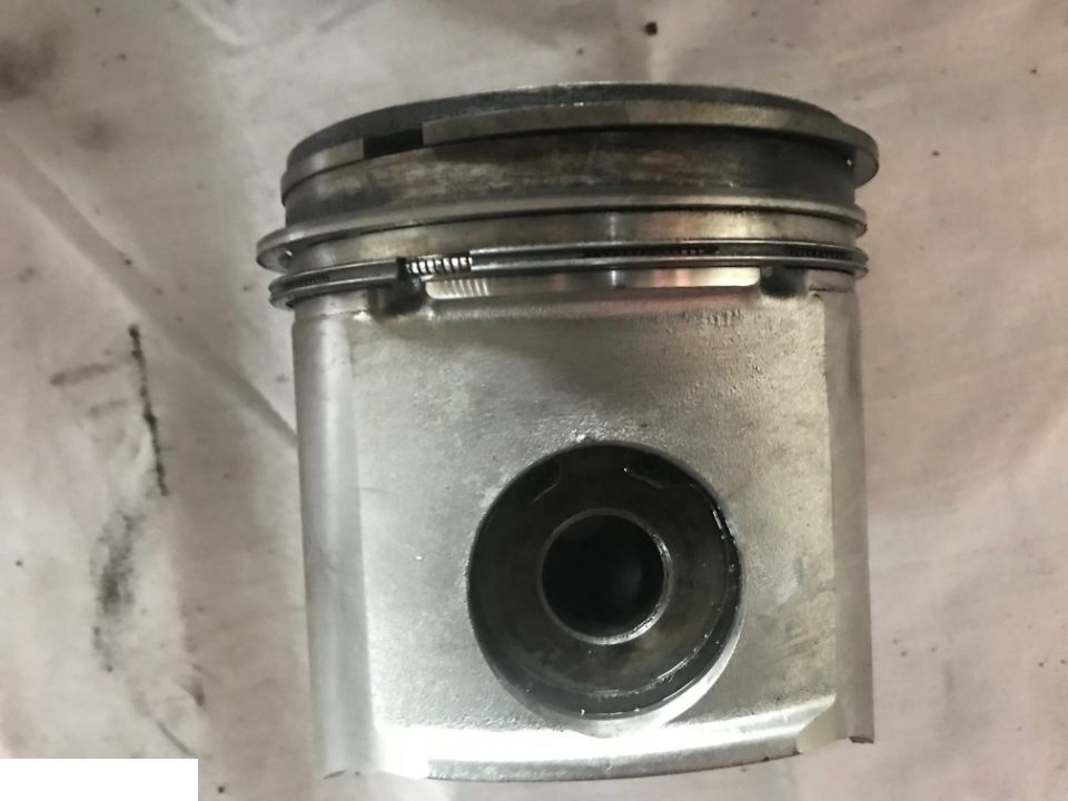 Tłok silnika John Deere 6068 Re15596 , Re19279 - Поршень/ Кольцо/ Втулка для Сельскохозяйственной техники: фото 4 Tłok silnika John Deere 6068 Re15596 , Re19279 - Поршень/ Кольцо/ Втулка для Сельскохозяйственной техники: фото 4