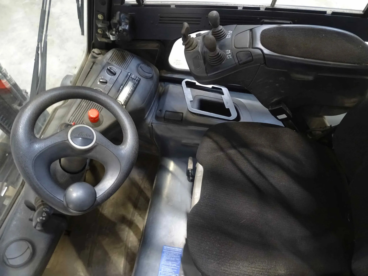 Linde E30 - Электропогрузчик: фото 3 Linde E30 - Электропогрузчик: фото 3