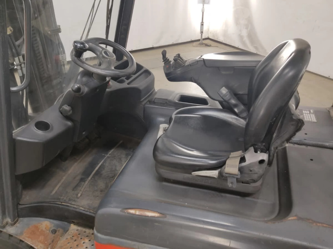 Linde E30L-01 - Электропогрузчик: фото 3 Linde E30L-01 - Электропогрузчик: фото 3