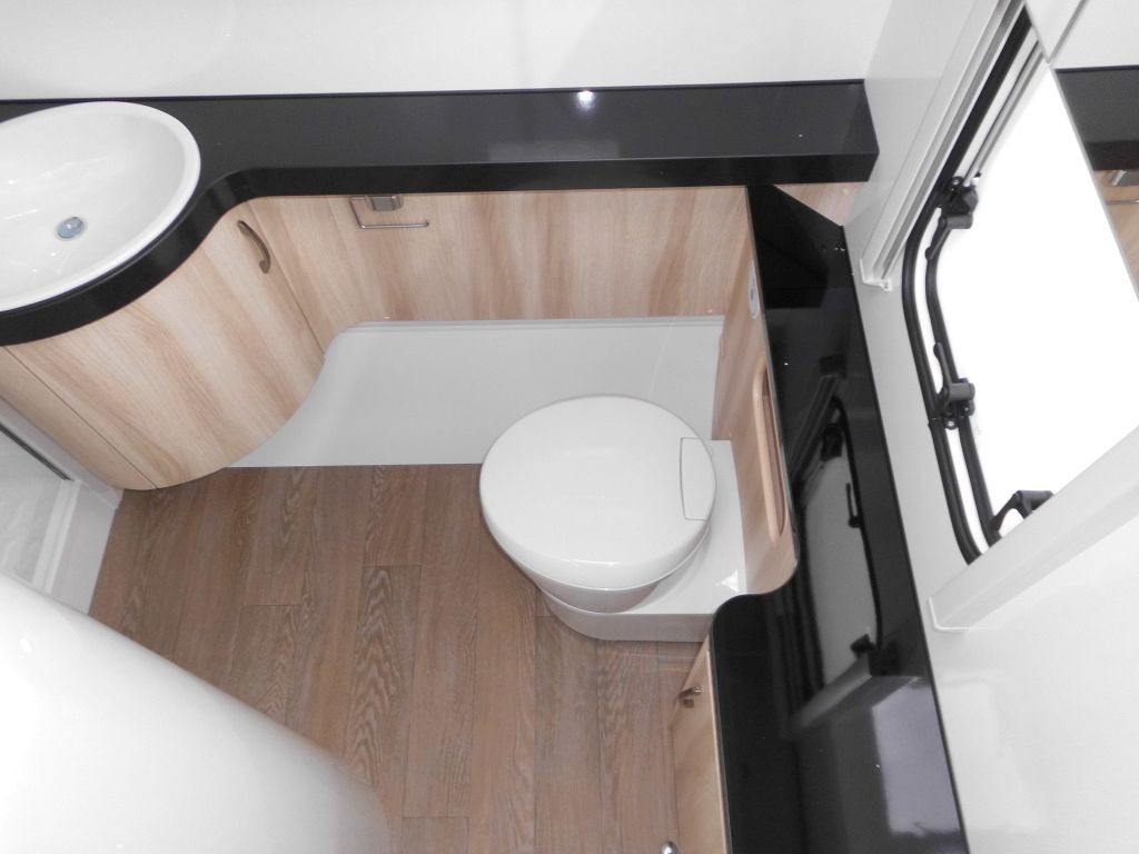 Прицеп дача Hobby De Luxe 495 WFB 2026 AUTARK Ambiente 1800kg.++: фото 15 Прицеп дача Hobby De Luxe 495 WFB 2026 AUTARK Ambiente 1800kg.++: фото 15