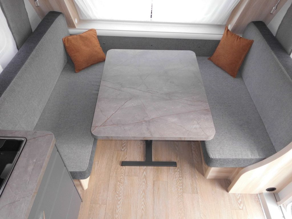 Прицеп дача Hobby De Luxe 495 WFB 2026 AUTARK Ambiente 1800kg.++: фото 7 Прицеп дача Hobby De Luxe 495 WFB 2026 AUTARK Ambiente 1800kg.++: фото 7