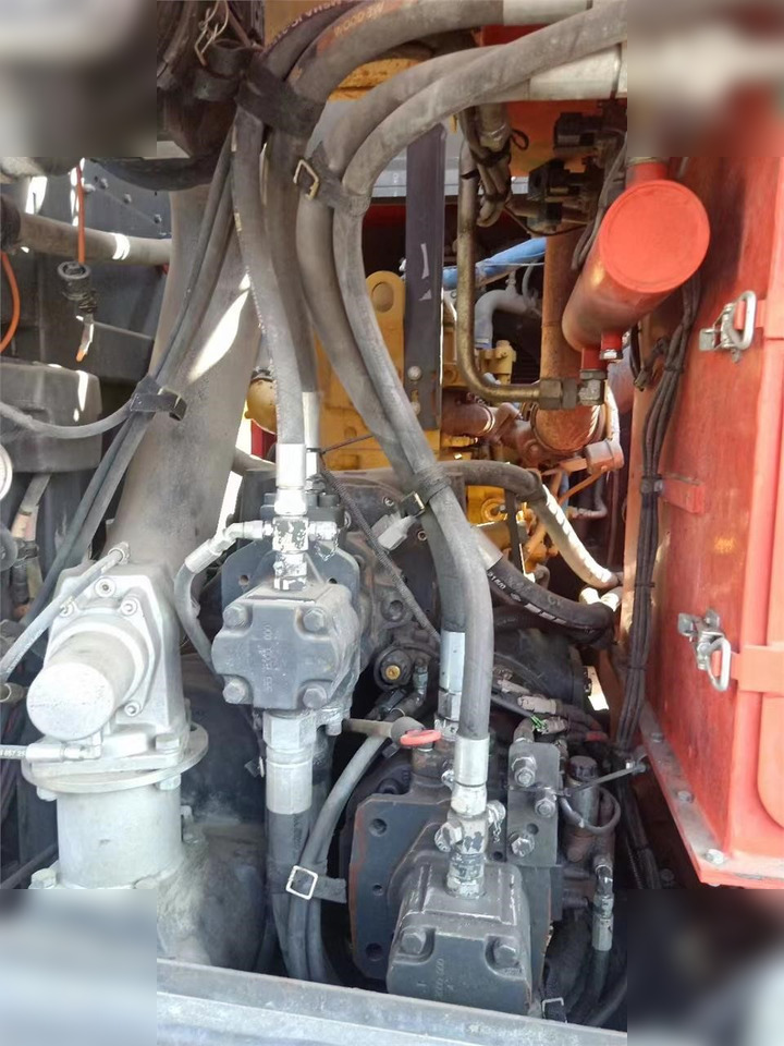 2014 SANDVIK DP1500I - Буровая машина: фото 4 2014 SANDVIK DP1500I - Буровая машина: фото 4