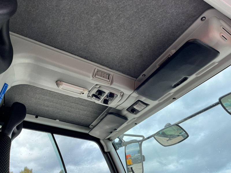 Подметально-уборочная машина Dulevo 2000 SKY FIRST REGISTRATION 09.2015: фото 20