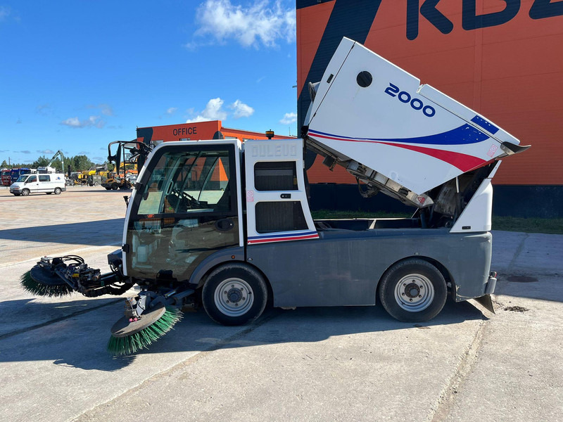 Подметально-уборочная машина Dulevo 2000 SKY FIRST REGISTRATION 09.2015: фото 9