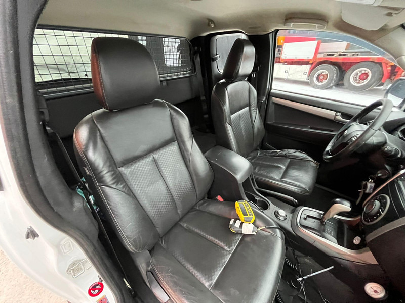 Пикап Isuzu D-max 4x4 SNOW PLOW & SPREADER: фото 20