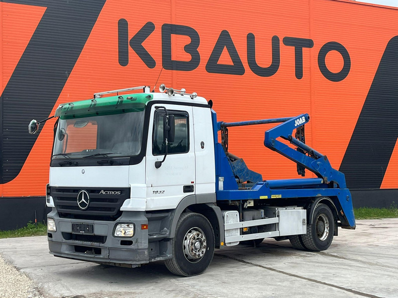 Mercedes-Benz Actros 1832 4x2 JOAB HL 14 U - Портальный бункеровоз: фото 1 Mercedes-Benz Actros 1832 4x2 JOAB HL 14 U - Портальный бункеровоз: фото 1