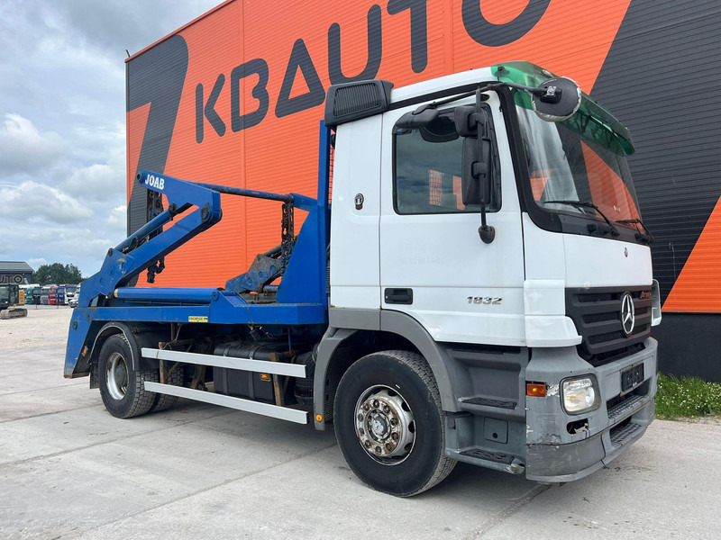 Mercedes-Benz Actros 1832 4x2 JOAB HL 14 U - Портальный бункеровоз: фото 4 Mercedes-Benz Actros 1832 4x2 JOAB HL 14 U - Портальный бункеровоз: фото 4