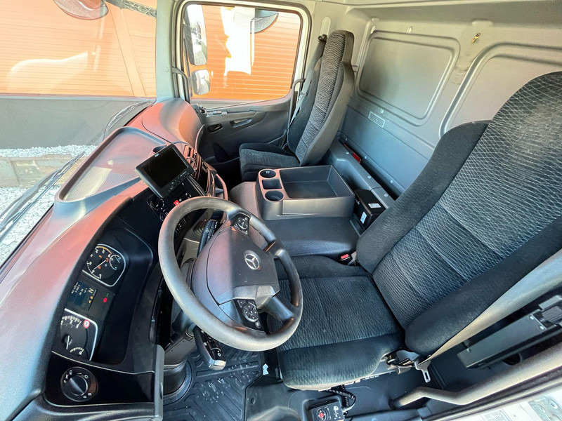 Грузовик с закрытым кузовом Mercedes-Benz Atego 1524 4x2 BOX L=7547mm: фото 17