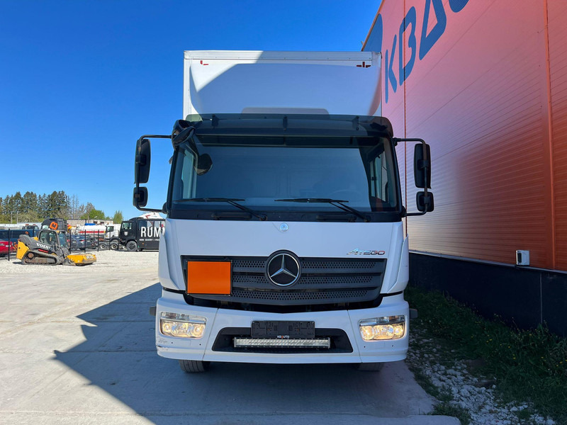 Mercedes-Benz Atego 1524 4x2 BOX L=7547mm - Грузовик с закрытым кузовом: фото 3 Mercedes-Benz Atego 1524 4x2 BOX L=7547mm - Грузовик с закрытым кузовом: фото 3