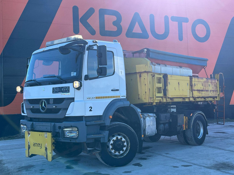 Mercedes-Benz Axor 1824 4x4 POSSIBLE TO BUY WITH SPREADER & FRONT PLOW - Самосвал: фото 1 Mercedes-Benz Axor 1824 4x4 POSSIBLE TO BUY WITH SPREADER & FRONT PLOW - Самосвал: фото 1