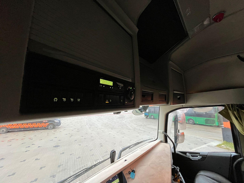 Тягач Volvo FH 16 750 6x4 GCW 80 ton / RETARDER / HYDRAULICS / TANDEM AXLE LIFT: фото 20 Тягач Volvo FH 16 750 6x4 GCW 80 ton / RETARDER / HYDRAULICS / TANDEM AXLE LIFT: фото 20