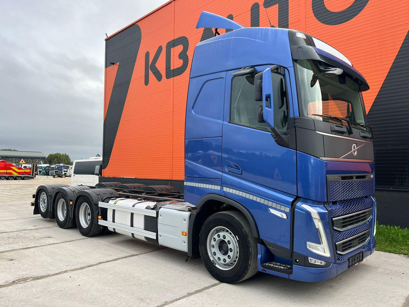 Volvo FH 500 8x4*4 GLOBE XL / RETARDER / CHASSIS L=7589 mm - Грузовик-шасси: фото 3 Volvo FH 500 8x4*4 GLOBE XL / RETARDER / CHASSIS L=7589 mm - Грузовик-шасси: фото 3
