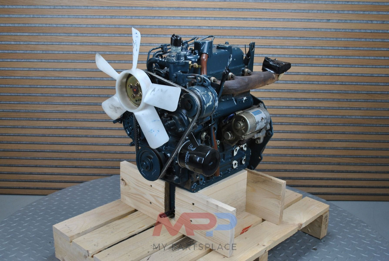 Kubota Kubota D1005 - Двигатель: фото 1 Kubota Kubota D1005 - Двигатель: фото 1