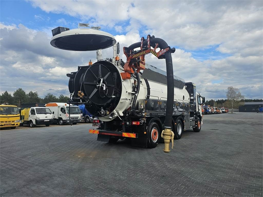 Volvo WUKO ADR ROLBA FOR CLEANING CHANNELS COMBI - Коммунальная/ Специальная техника: фото 1 Volvo WUKO ADR ROLBA FOR CLEANING CHANNELS COMBI - Коммунальная/ Специальная техника: фото 1