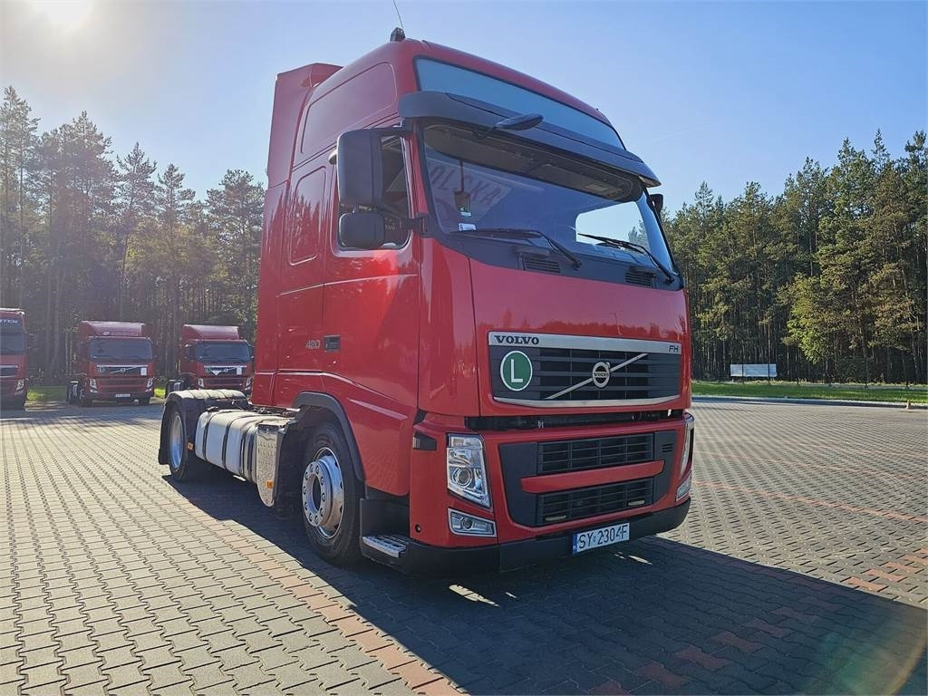 Volvo FH13 XXL MANUAL 420 EURO 5 2011 r MEGA LOW DECK  - Тягач: фото 1 Volvo FH13 XXL MANUAL 420 EURO 5 2011 r MEGA LOW DECK  - Тягач: фото 1
