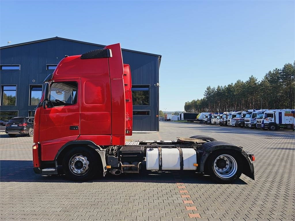 Volvo FH13 XXL MANUAL 420 EURO 5 2011 r MEGA LOW DECK  - Тягач: фото 3 Volvo FH13 XXL MANUAL 420 EURO 5 2011 r MEGA LOW DECK  - Тягач: фото 3