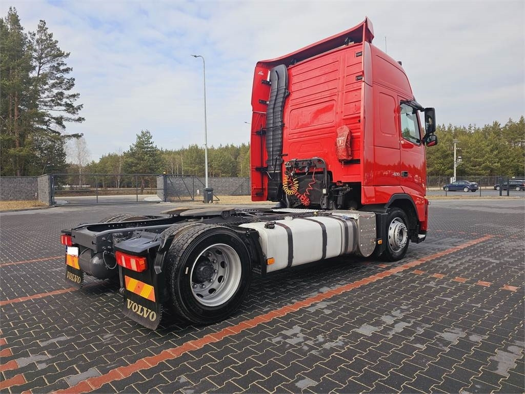 Volvo FH13 XXL NEW TIRES MANUAL 420 EURO 5 2011  - Тягач: фото 5 Volvo FH13 XXL NEW TIRES MANUAL 420 EURO 5 2011  - Тягач: фото 5