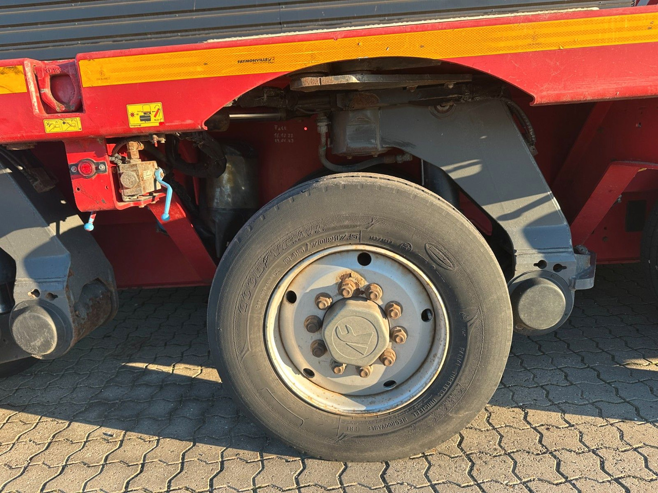 Низкорамный полуприцеп Faymonville Megamax 3 achs tiefbett / 3 x 12.000 kg Pendel: фото 6 Низкорамный полуприцеп Faymonville Megamax 3 achs tiefbett / 3 x 12.000 kg Pendel: фото 6