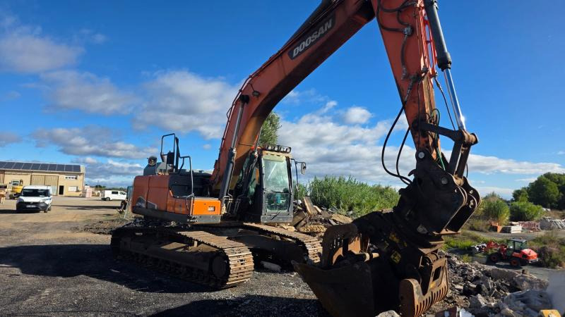 Doosan DX 225 LC - Гусеничный экскаватор: фото 2 Doosan DX 225 LC - Гусеничный экскаватор: фото 2