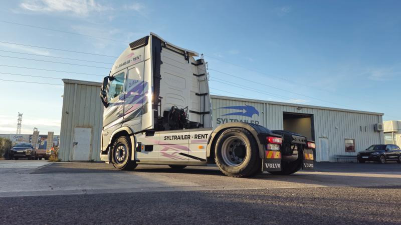 Volvo FH 500 AERO Globetrotter XXL (Location / Rent) - Тягач: фото 2 Volvo FH 500 AERO Globetrotter XXL (Location / Rent) - Тягач: фото 2