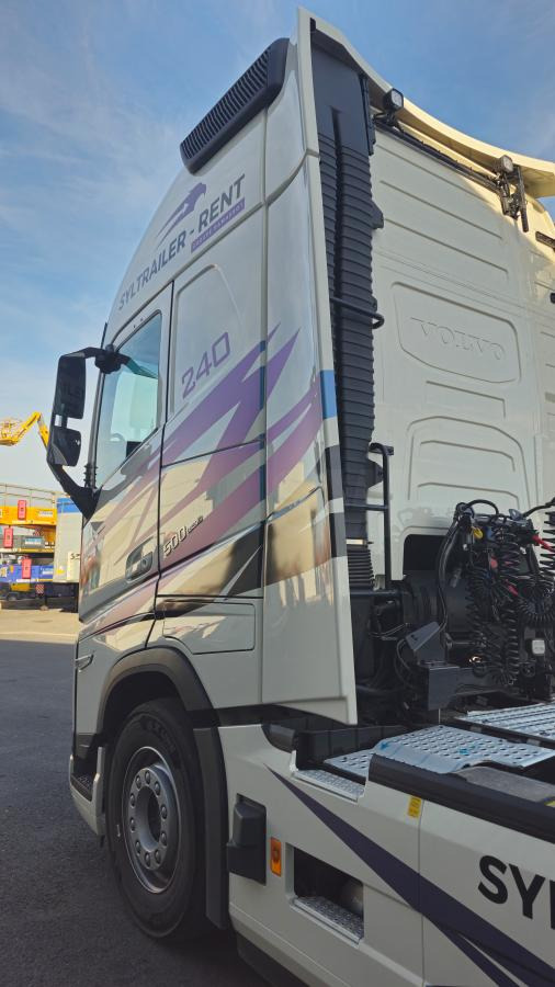 Volvo FH 500 AERO Globetrotter XXL (Location / Rent) - Тягач: фото 4 Volvo FH 500 AERO Globetrotter XXL (Location / Rent) - Тягач: фото 4