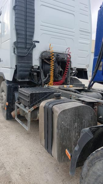 Volvo FH12 430 - Тягач: фото 4 Volvo FH12 430 - Тягач: фото 4