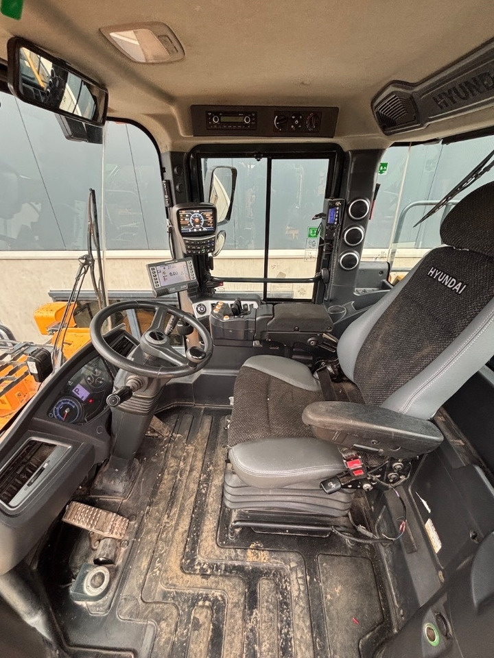Колёсный погрузчик Hyundai HL 970 - HL970 - HL 975: фото 17 Колёсный погрузчик Hyundai HL 970 - HL970 - HL 975: фото 17