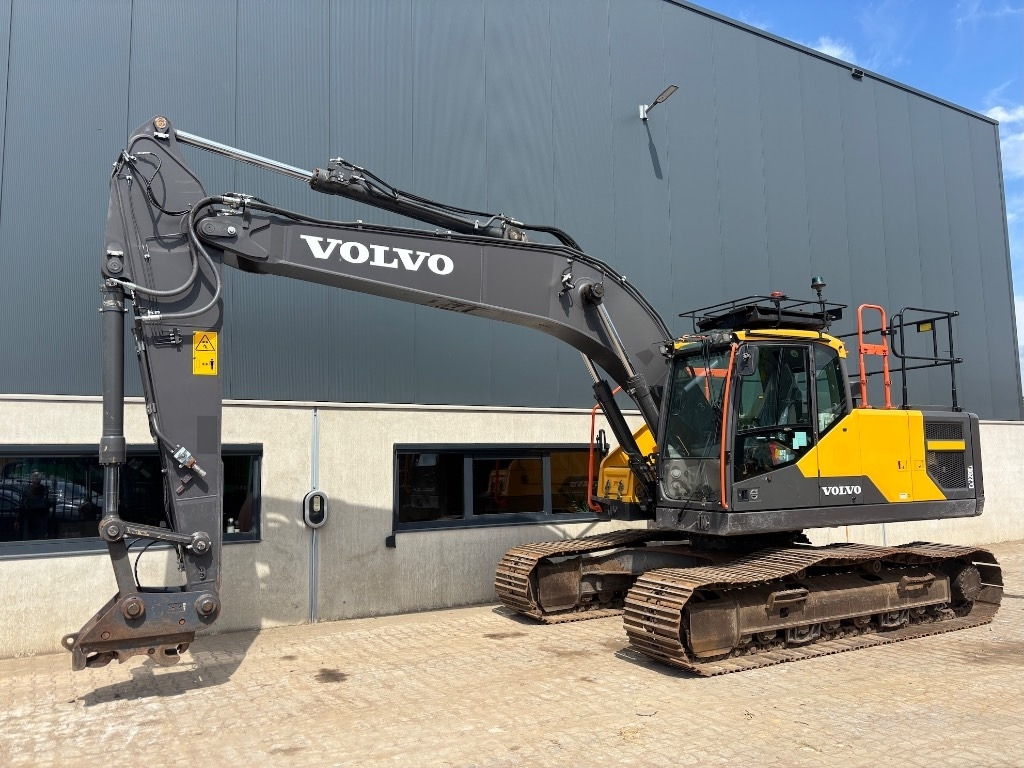 Volvo EC 220 E L - EC220 - Гусеничный экскаватор: фото 1 Volvo EC 220 E L - EC220 - Гусеничный экскаватор: фото 1