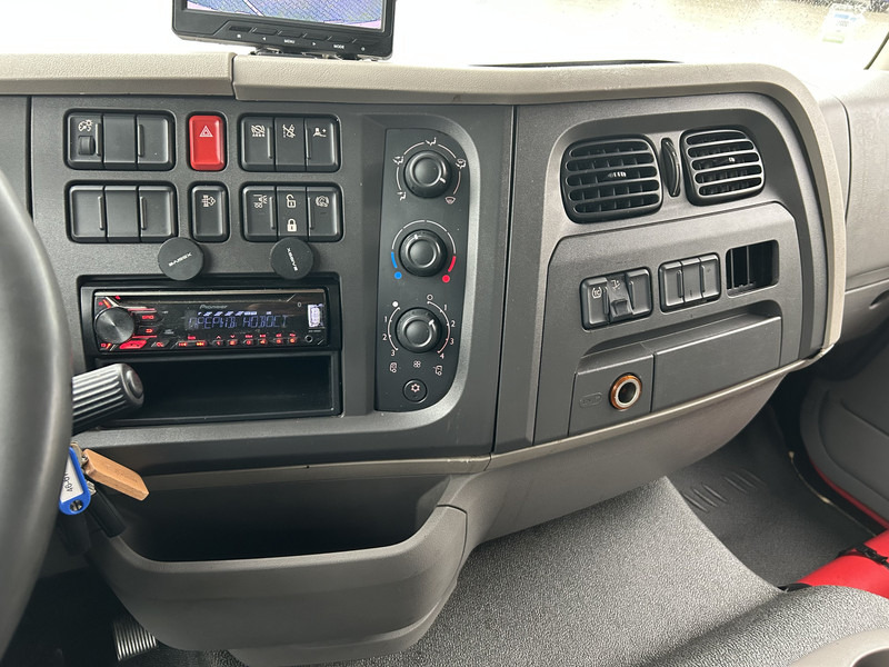 DAF LF 210 FA / 12 Ton / 450 dkm / Tacho V2 / Box / Laadklep / APK TUV 09-26 - Грузовик с закрытым кузовом: фото 5 DAF LF 210 FA / 12 Ton / 450 dkm / Tacho V2 / Box / Laadklep / APK TUV 09-26 - Грузовик с закрытым кузовом: фото 5