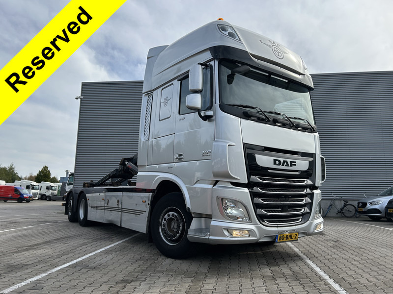 DAF XF 440 FAN SSC / Hiab Hook 21 Ton / 557 dkm / 9 Ton Front Axle - Крюковой мультилифт, Автоманипулятор: фото 1 DAF XF 440 FAN SSC / Hiab Hook 21 Ton / 557 dkm / 9 Ton Front Axle - Крюковой мультилифт, Автоманипулятор: фото 1