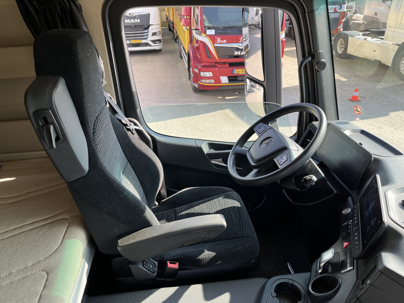 Mercedes-Benz Actros 2124 / 2023 / 18 Ton / Box / Laadklep - Грузовик с закрытым кузовом: фото 3 Mercedes-Benz Actros 2124 / 2023 / 18 Ton / Box / Laadklep - Грузовик с закрытым кузовом: фото 3