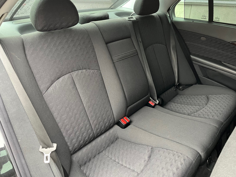 Mercedes-Benz E-Klasse / Limousine / 240 Avantgarde / 4-Matic / 8-pers / APK/TUV 09-2026 / - Седан: фото 4 Mercedes-Benz E-Klasse / Limousine / 240 Avantgarde / 4-Matic / 8-pers / APK/TUV 09-2026 / - Седан: фото 4