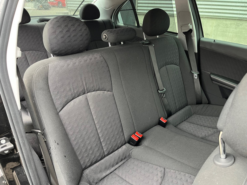 Mercedes-Benz E-Klasse / Limousine / 240 Avantgarde / 4-Matic / 8-pers / APK/TUV 09-2026 / - Седан: фото 5 Mercedes-Benz E-Klasse / Limousine / 240 Avantgarde / 4-Matic / 8-pers / APK/TUV 09-2026 / - Седан: фото 5