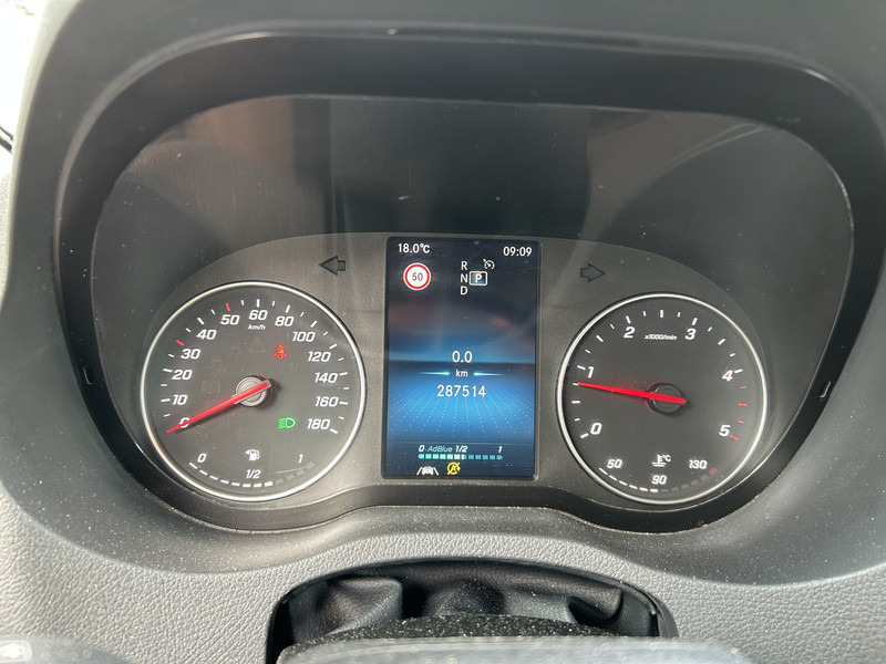 Mercedes-Benz Sprinter 515 1.9 CDI / Box Damage - Schade / Loadlift / APK TUV 04-26 - Фургон с закрытым кузовом: фото 5 Mercedes-Benz Sprinter 515 1.9 CDI / Box Damage - Schade / Loadlift / APK TUV 04-26 - Фургон с закрытым кузовом: фото 5