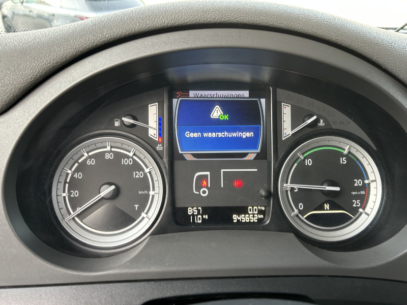 DAF CF 400 FT Space Cab / 945 dkm / Smart Tacho V2 / Stand Airco / APK TUV 01-26 - Тягач: фото 4 DAF CF 400 FT Space Cab / 945 dkm / Smart Tacho V2 / Stand Airco / APK TUV 01-26 - Тягач: фото 4