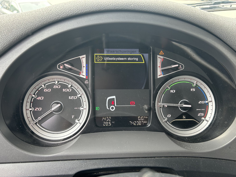 DAF CF 410 FT Space Cab / 742 dkm / 2 Tanks / NL Truck - Тягач: фото 4 DAF CF 410 FT Space Cab / 742 dkm / 2 Tanks / NL Truck - Тягач: фото 4