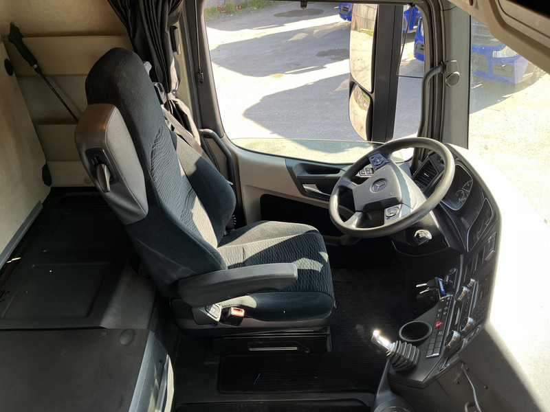 Mercedes-Benz Actros 1842 Streamspace / 945 dkm / 2 Tanks / NL Truck - Тягач: фото 3 Mercedes-Benz Actros 1842 Streamspace / 945 dkm / 2 Tanks / NL Truck - Тягач: фото 3